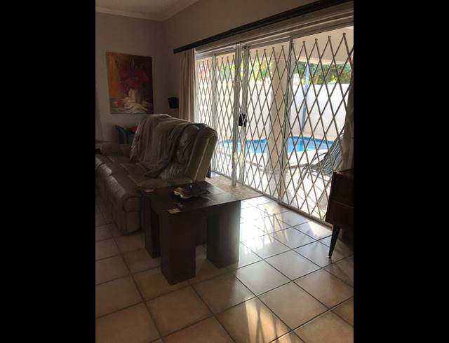 3 BEDROOM HOUSE SOLD IN SINOVILLE